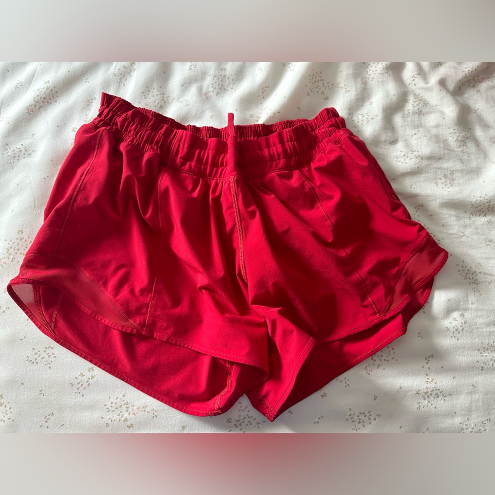 lululemon hotty hot 4inch shorts size 10 in good condition
